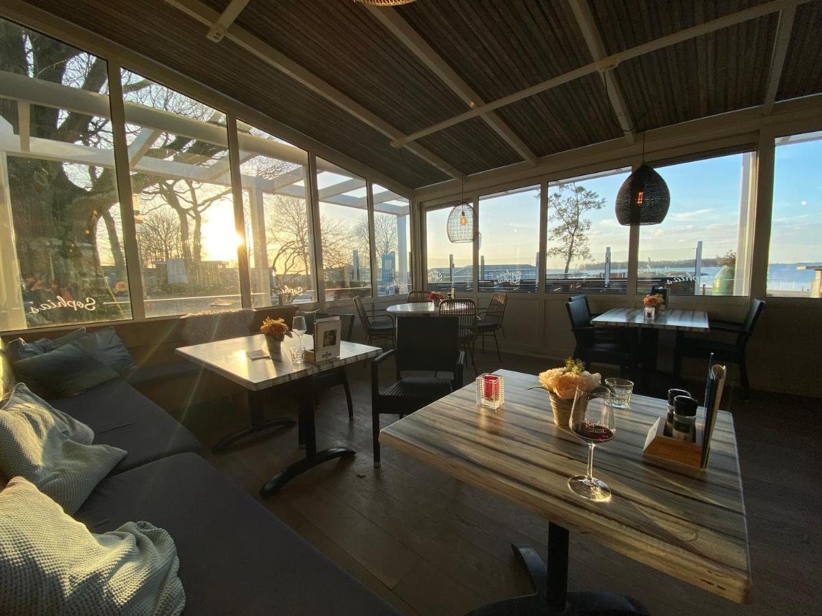 Green Villa In Bester Lage - Dachterrasse Mit Meerblick - Grosser Eingezaeunter Garten - Kinderfreundlich - Hunde Inklusive - 4 Sterne Resort - Direkt Am Strand - Pool Inklusive フルスホルスト エクステリア 写真
